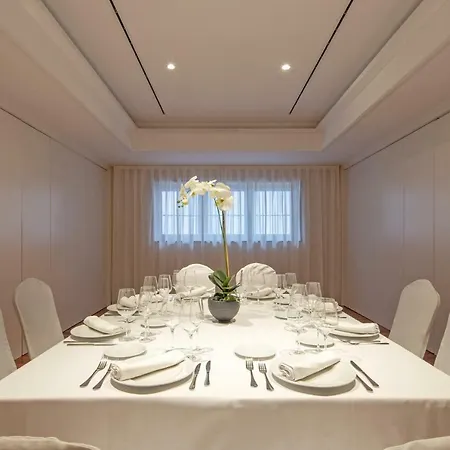 Отель Eurostars Gran 4*